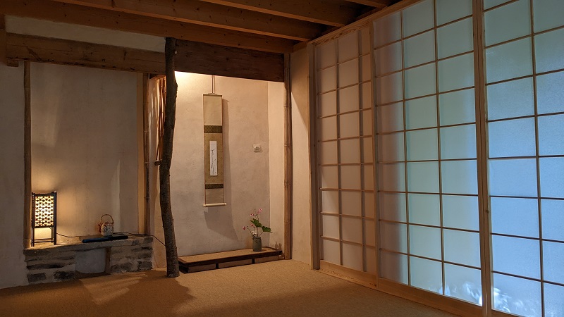 le «tokonoma», seule décoration du pavillon de thé